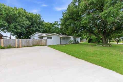 2204 Dunloe Avenue, Dallas