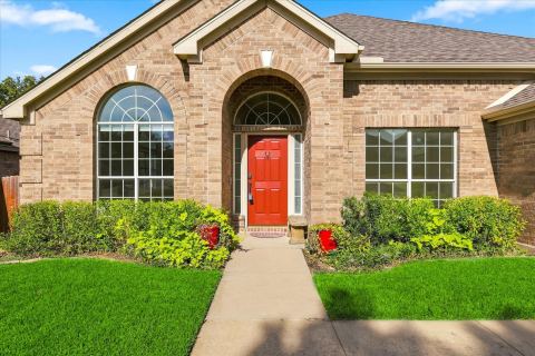 7801 Stansfield Drive, Fort Worth, TX 76137 — photo 2