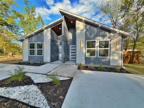 1802 Division Street B, Commerce