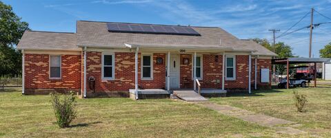 200 E Crossmain, Milford, TX 76670 — photo 2