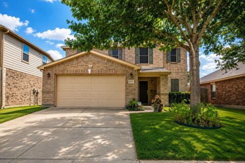 8928 Winding Valley Drive, Fort Worth