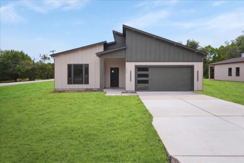 108 W Dogwood Trail