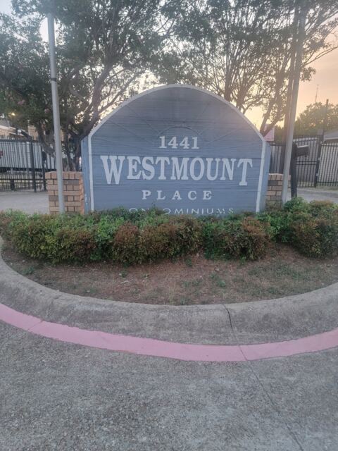 1441 Westmount Avenue 118, Dallas