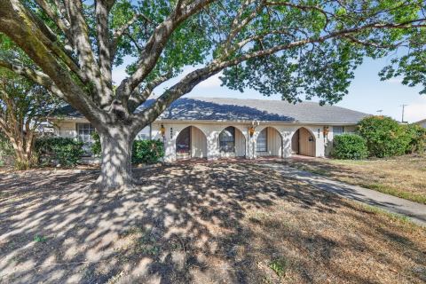 4902 Inverness Avenue, Fort Worth