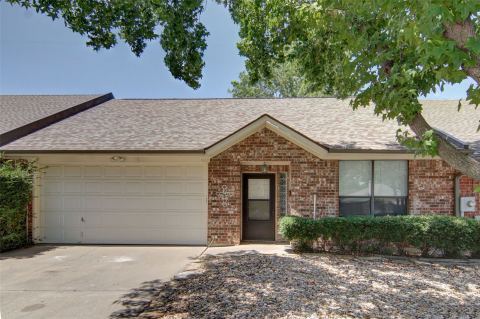 937 Heather Court, Weatherford