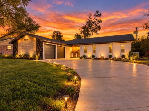 8012 Chapin Road, Benbrook