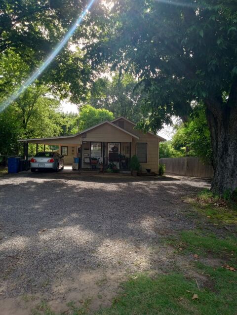1033 N Johnson Street, Mineola