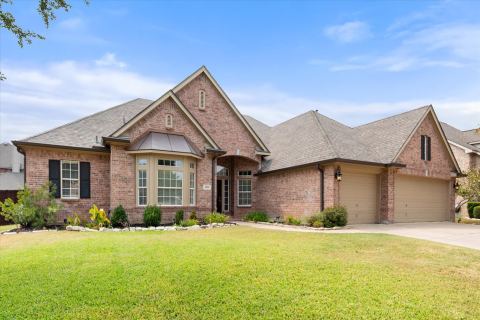 1815 Lakes Edge Boulevard