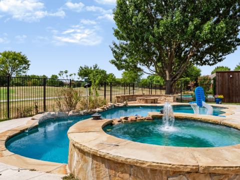 10518 Woodlands Trail