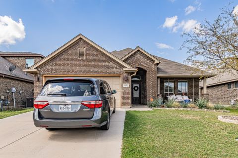 6005 Shiner Drive, Fort Worth