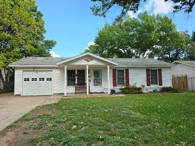 209 Helen Drive, Arlington