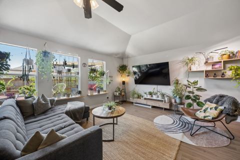 3704 Redwood Circle