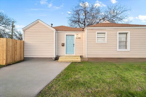 3285 Clover Lane Street, Fort Worth