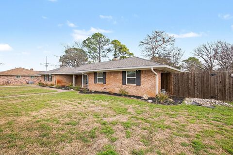 1603 Miller Court, Pantego, TX 76013 — photo 3
