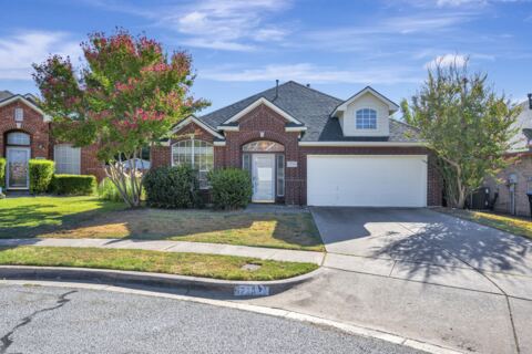 6716 Armstrong Court, Fort Worth