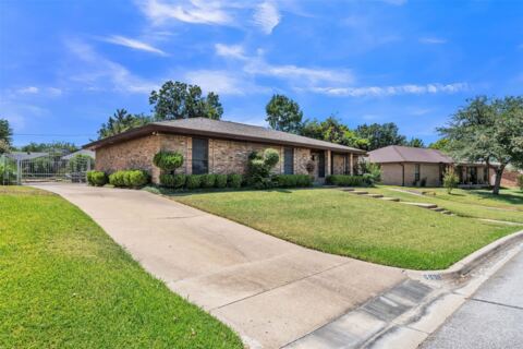 6808 Winchester Court, Fort Worth