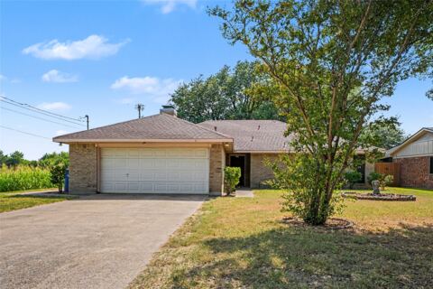 407 Lumpkin Drive, Ennis