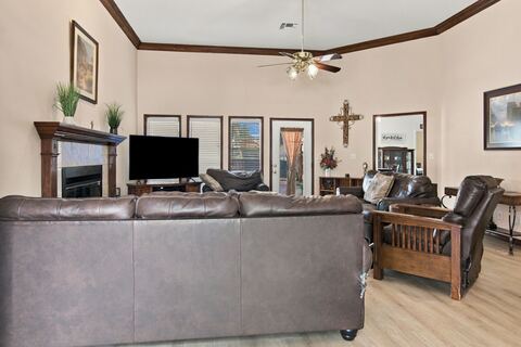 1607 N Park Drive, Bowie, TX 76230 — photo 3