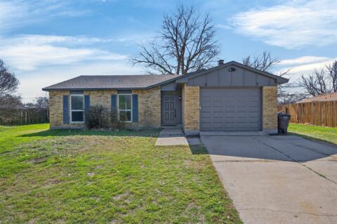 2308 Foxglen Court, Fort Worth