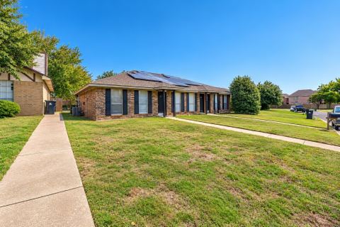 605 Starlinda Court, Arlington