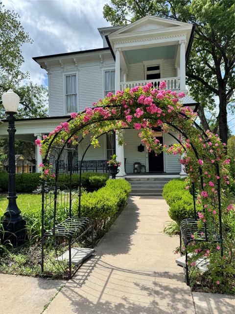 319 S Denton Street, Gainesville, TX 76240 — photo 2