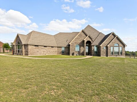 5713 Fogata Lane, Fort Worth