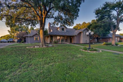 2209 Vicksburg Drive, Sachse