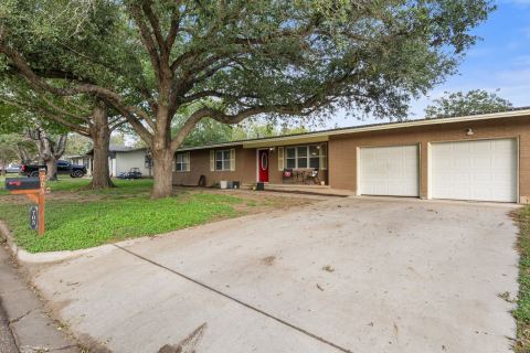 703 W Elizabeth Drive, Robinson, TX 76706 — photo 2