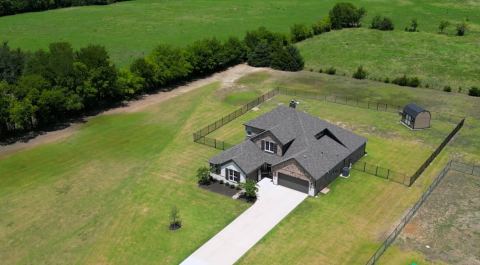630 Brown Road, Leonard