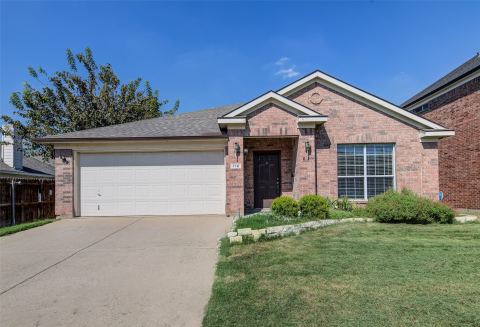716 Mistymoor Lane, Fort Worth