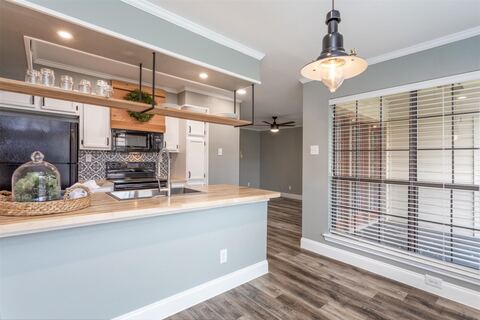 16301 Ledgemont Lane 283, Addison