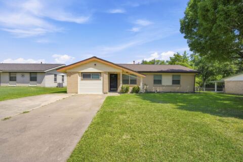 702 Phillips Drive, Ennis, TX 75119 — photo 3