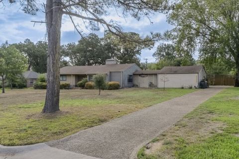 1405 Oaklawn Drive, Corsicana