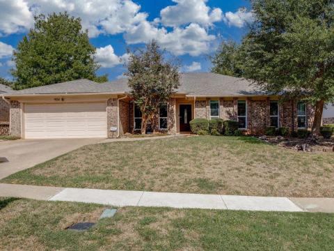 904 Forest Trail Court, Euless