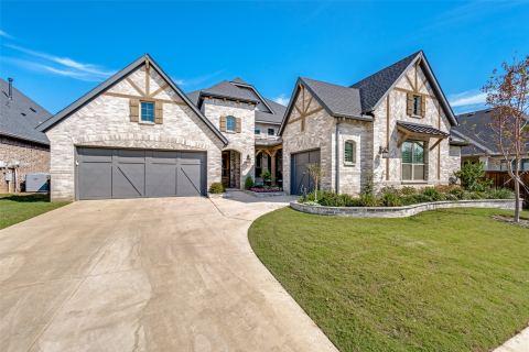 311 Waters Edge Drive, Argyle