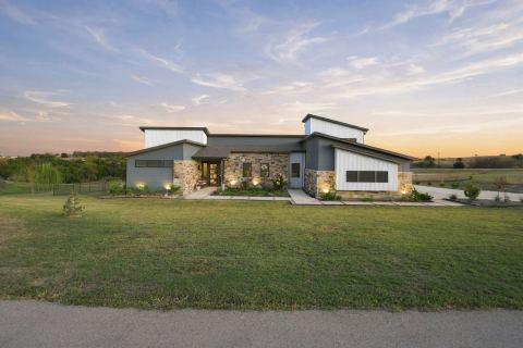 122 Nicholas Way, Decatur