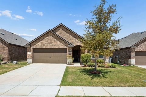 3016 Frio Road