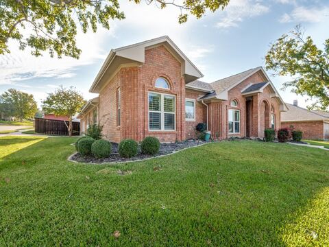 3324 Timber Grove Drive, Bedford, TX 76021 — photo 2