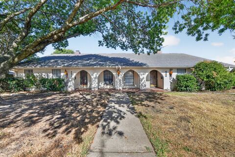 4900 Inverness Avenue, Fort Worth