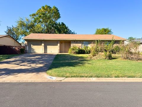 1613 Edge Hill Road, Benbrook