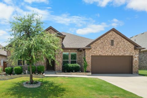 1833 Sebright Trail