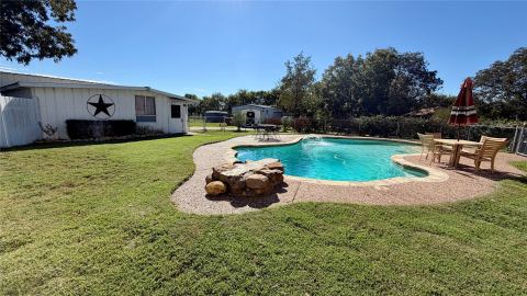 635 FM-2815 Road, Bonham