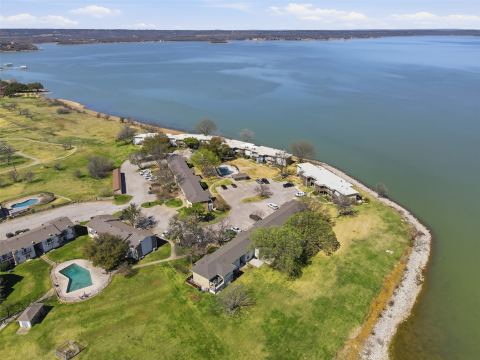 108 Harbor Drive 102, Runaway Bay, TX 76426 — photo 2