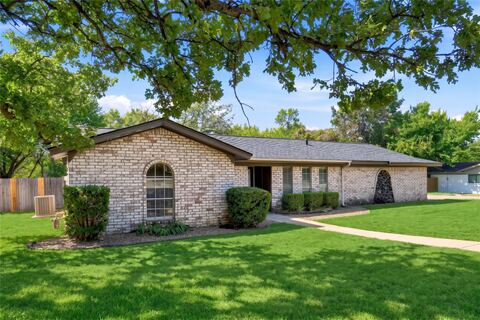 509 Hillside Road, Colleyville