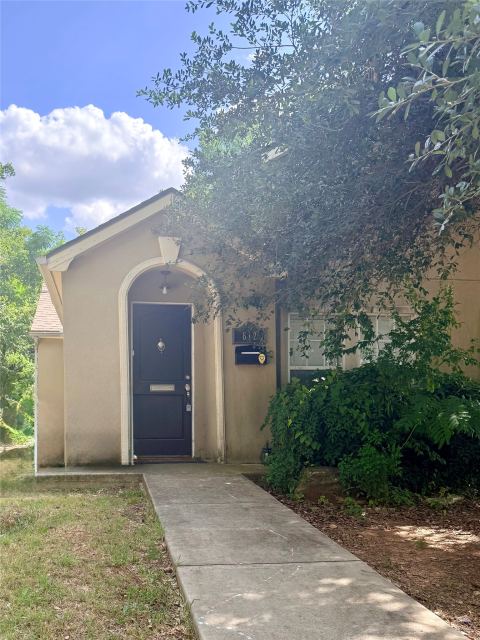 814 W College Street 812, Sherman