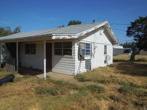 502 Travis Street, Ranger, TX 76470 — photo 2