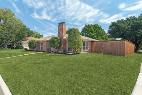 822 Century Park Drive, Garland