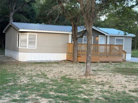 111 Shady Springs Drive, Bridgeport, TX 76426 — photo 3