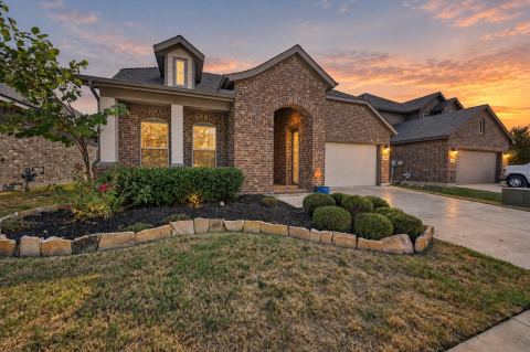 904 Dove Cove