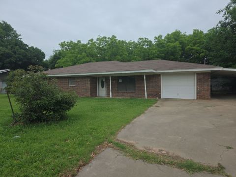 709 Lee Street, Bowie, TX 76230 — photo 3